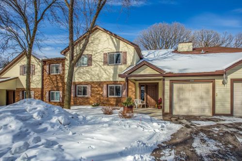 1055 Greenhaven Dr, Saint Paul, MN 55127-7821