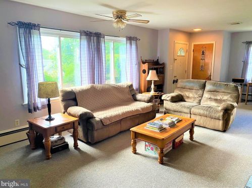 2122 Edgewood Ave, Easton PA  18045-2216 exterior