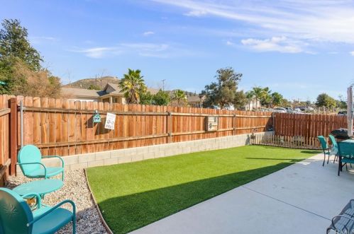 32263 Valley View Ave, Lake Elsinore, CA 92530-0518