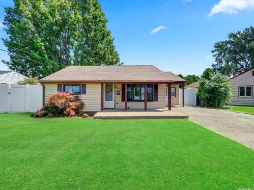 4283 Clarissa Rd, Bethpage, NY 11714-6203