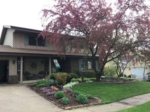 7260 Horizon Dr, Greendale, WI 53129-2745