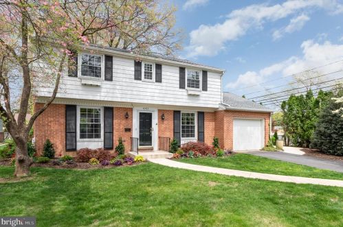 4302 Park St, Camp Hill, PA 17011-4139