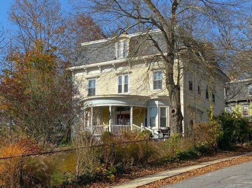 6 Wilkinson St, Putnam CT  06260-2134 exterior