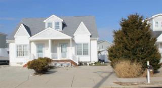 614 Ohio Ave, Wildwood Crest, NJ 08260-3013
