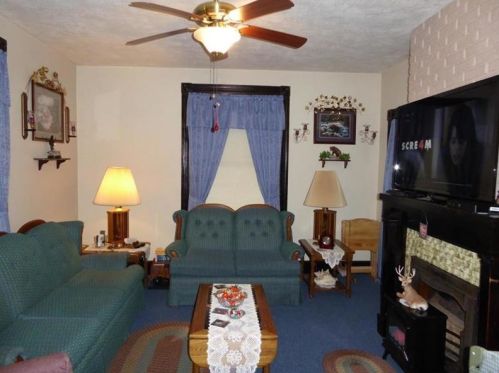 12 Broadway St, West Brownsville, PA 15417-1905