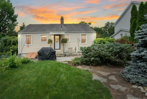 144 Perry St, Unionville, CT 06085-1024