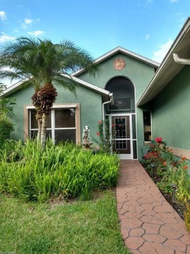 2727 40th Ave, Naples, FL 34117-7815