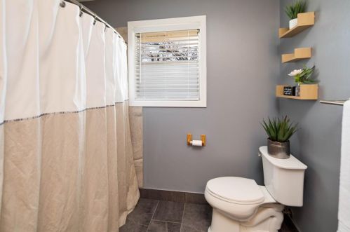 2011 Wilhelm Dr, Bryan TX 77803-6012 exterior