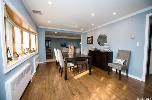 20 Ross Ave, Huntington Station NY  11747-2647 exterior