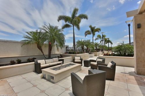 9115 Strada Pl, Naples FL  34108-2883 exterior