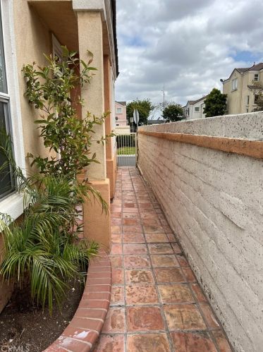 12687 Antigua Ct, Lynwood CA  90262-5377 exterior