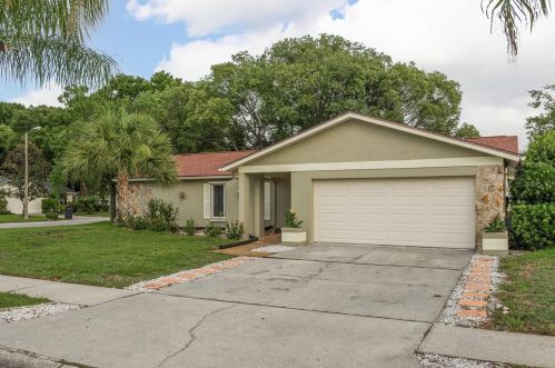 9926 Weiskopf Dr, New Port Richey, FL 34655-2131