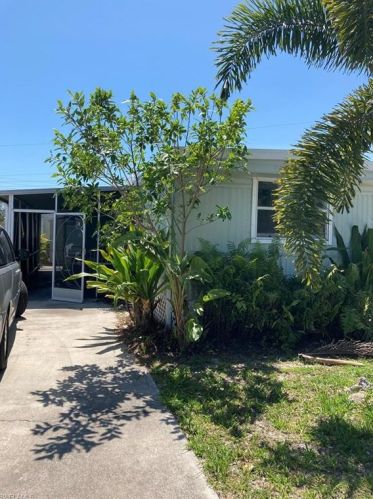 50 Oyster Bay Ln, Fort Myers Beach, FL 33931-2939