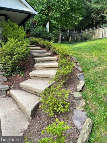 4 Jacobs Creek Rd, Trenton NJ  08628-1704 exterior