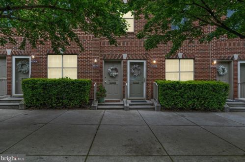 2338 Fairmount Ave, Philadelphia, PA 19130-2519