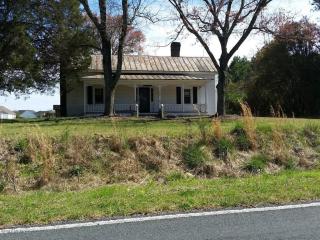 1019 Tucker Rd, Grimesland, NC 27837-8884