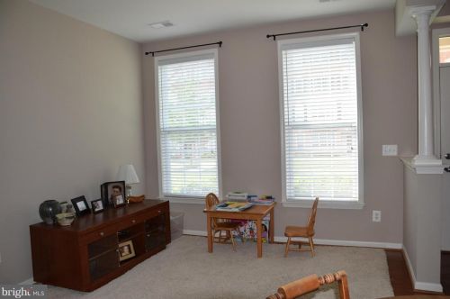 19199 Winmeade Dr, Leesburg VA  20176-6520 exterior