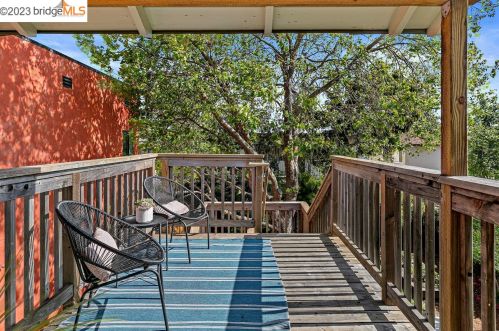 651 Alcatraz Ave, Oakland CA  94609-1005 exterior