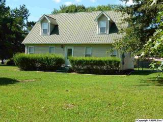5 Shoreline Dr, Fayetteville, TN 37334-6093