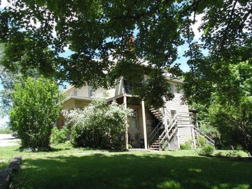 114 Petroleum Ave, Claysville, PA 15323-1300