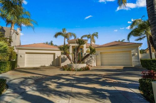23034 Parkview Dr, Santa Clarita, CA 91321-3600