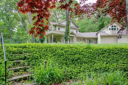 306 Walmsley Ln, South Kingstown RI  02874-3618 exterior