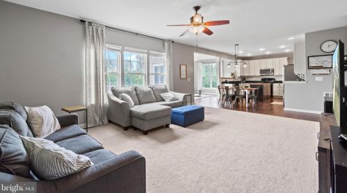 9802 Autumn Path Ct, Fredericksburg, VA 22407-9200