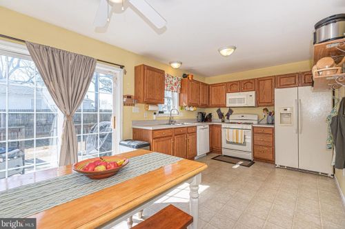 402 6th St, Laurel DE  19956-1363 exterior