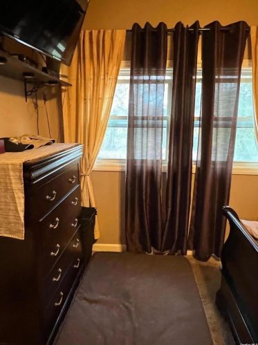 14 Cloverdale Dr, Oakdale NY  11769-1502 exterior