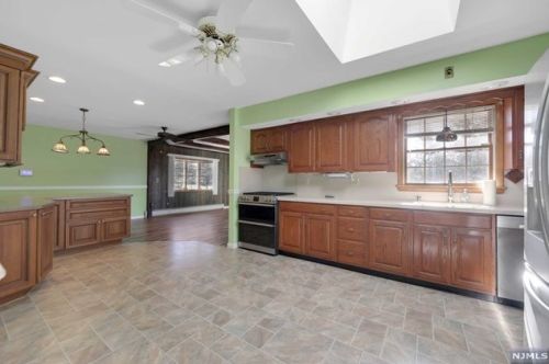 1 Prince Rd, Parsippany NJ  07054-4822 exterior