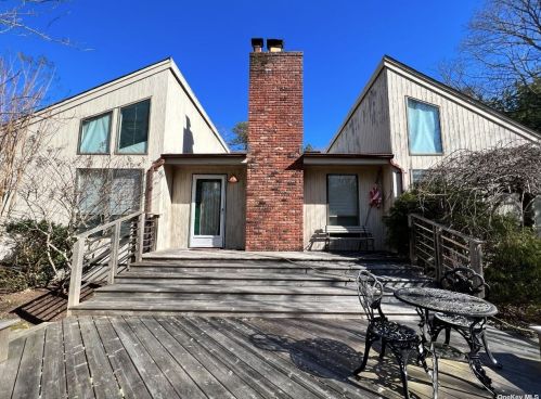 29 Blue Jay Way, East Hampton, NY 11937-3274