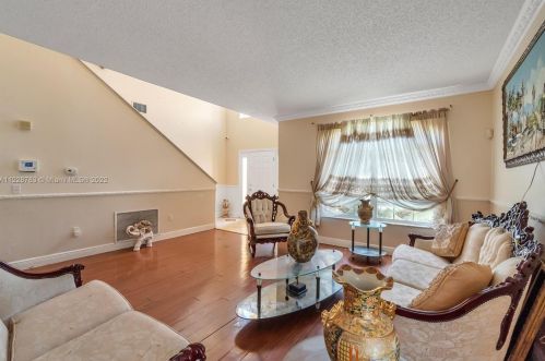 519 Bromley Ct, Kissimmee, FL 34758-4221