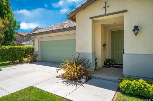 1489 Bedford Ct, Beaumont, CA 92223-3149