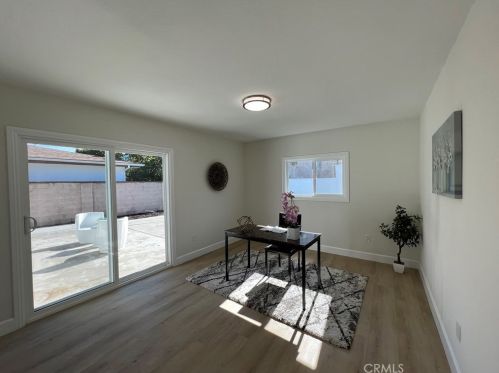15744 Hartland St, Van Nuys CA  91406-5014 exterior