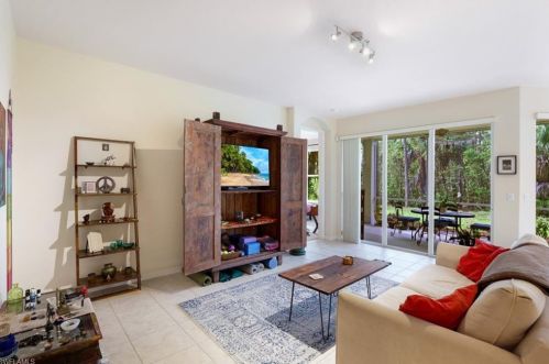 4685 Winged Foot Ct, Naples, FL 34112-7944
