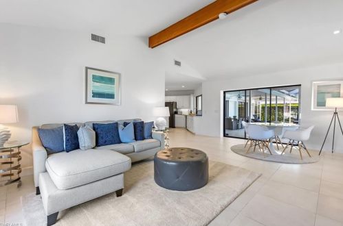 2516 Kings Lake Blvd, Naples FL  34112-5400 exterior