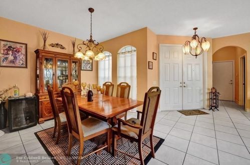10437 Willow Oaks Trl, Boynton Beach, FL 33473-4861