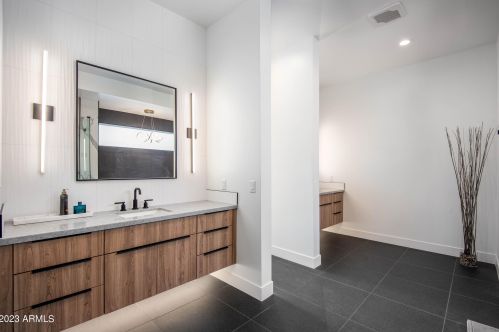 13218 17th Pl, Phoenix AZ  85022-5069 exterior