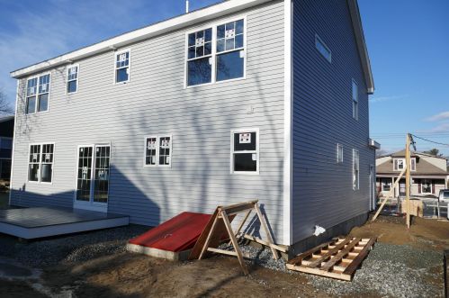 29 Dodge St, Nashua, NH 03064-1233