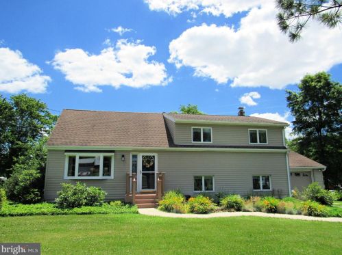 602 Jays Ln, Pottstown, PA 19464-1034