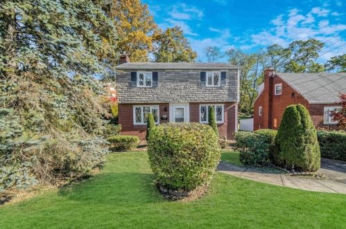 5468 Wolfe Dr, Pittsburgh, PA 15236-3232