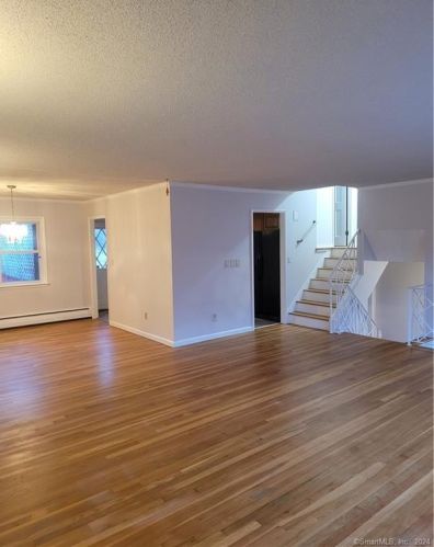 26 Applewood Rd, Bloomfield, CT 06002-1814