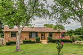 129 Colonial Dr, Hendersonville, TN 37075-3200