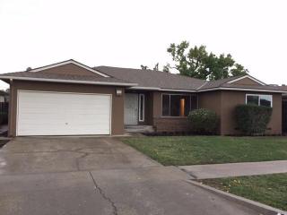 705 Dovewood Ln, Fresno, CA 93710-6212