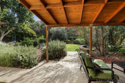 7963 Flanders Dr, San Diego, CA 92126-3414