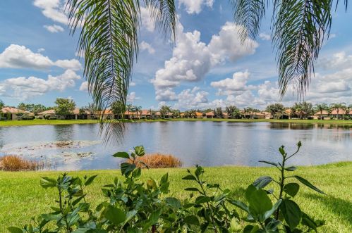 16143 Amethyst Key Dr, Wimauma FL  33598-4027 exterior