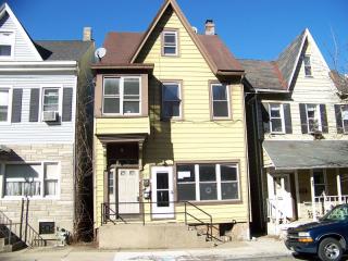 631 Main St, Delaware Park, NJ 08865-3117