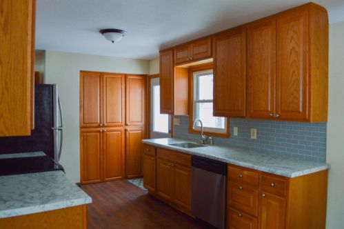 394 Haskell St, Saint Paul, MN 55118-1646