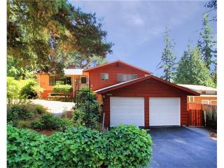 18304 1st Ave, Seattle, WA 98155-3530