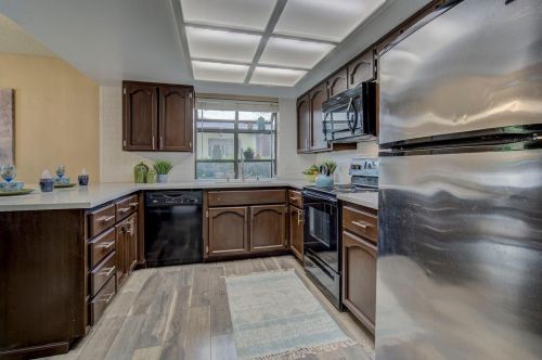 214 Wales Dr, Folsom CA  95630-2851 exterior